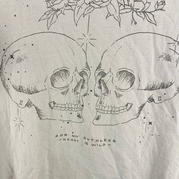 Cotton On Gray Skulls‎ Worn Graphic T-Shirt Rare Size Medium Goth Avant Garde - Picture 2 of 7